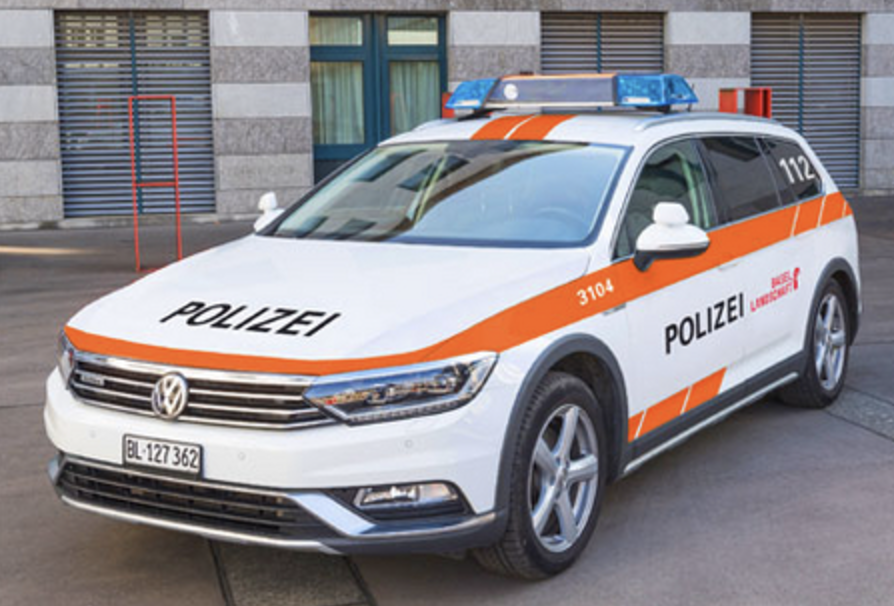 Motorradfahrer/in flüchtet vor Polizeikontrolle in Gelterkinden BL – Zeugen gesucht