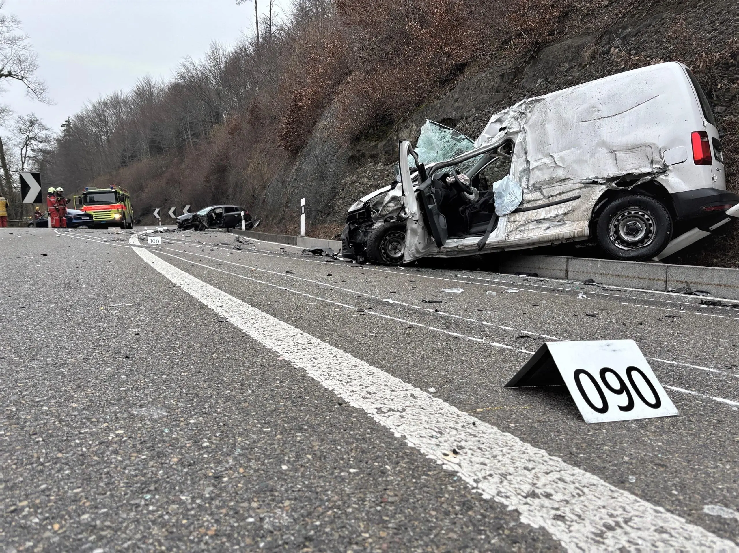 Verkehrsunfall in Uster ZH: Fünf Verletzte nach Kollision mit Tanklastwagen