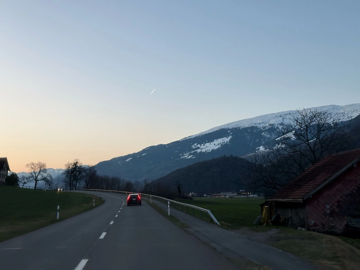 Föhnsturm oder Frühlingssonne? Wo das Wochenende mild bleibt – und wo das Wetter kippt!