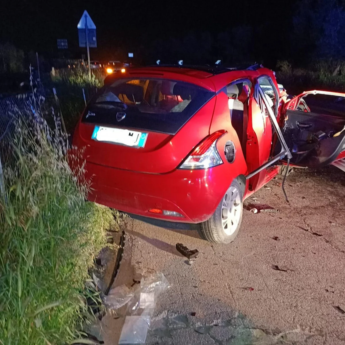 Mutter, Tochter und ungeborenes Kind sterben bei Frontalcrash