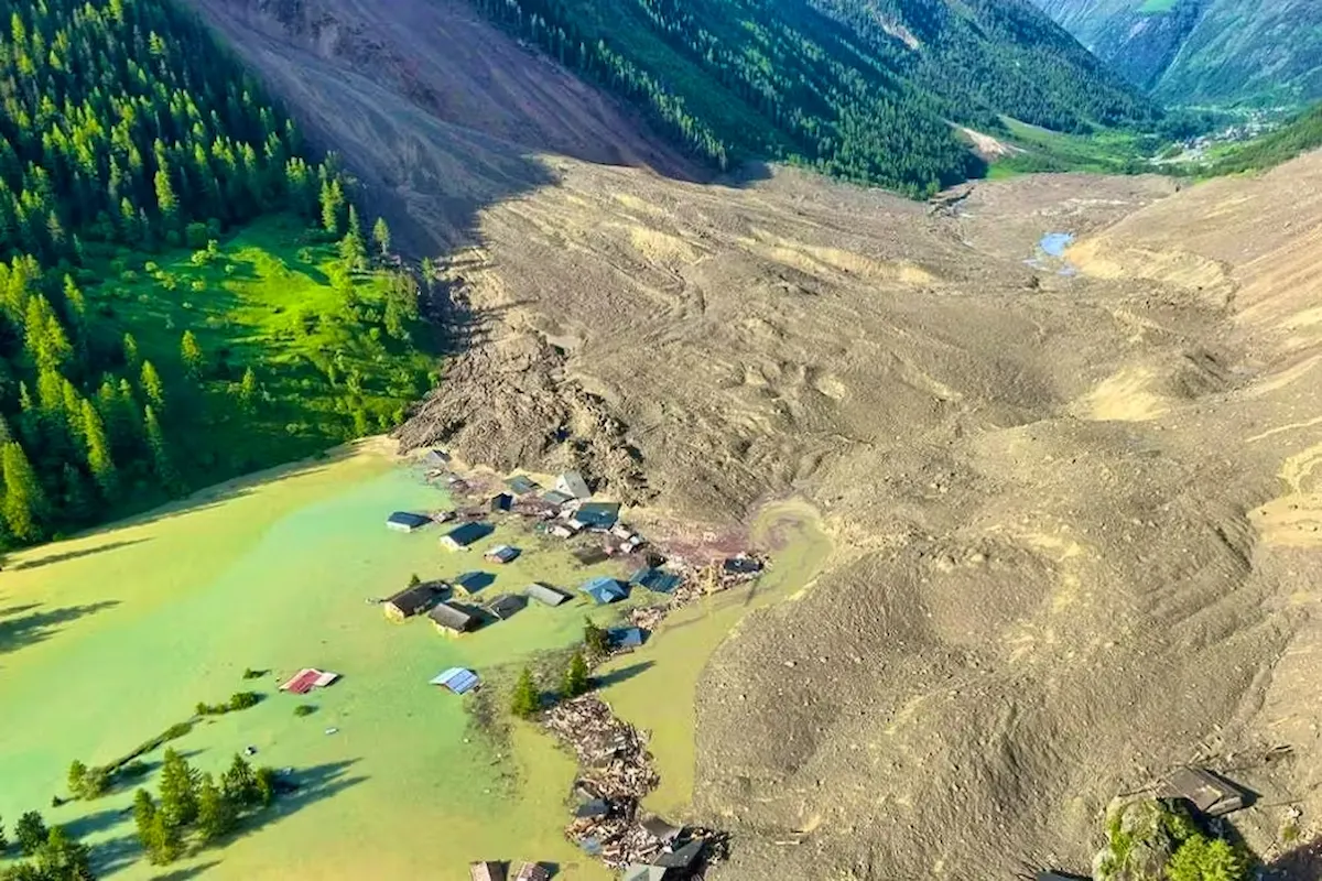 Lötschental VS: Gefahr durch Gletschersee – Evakuierungen laufen