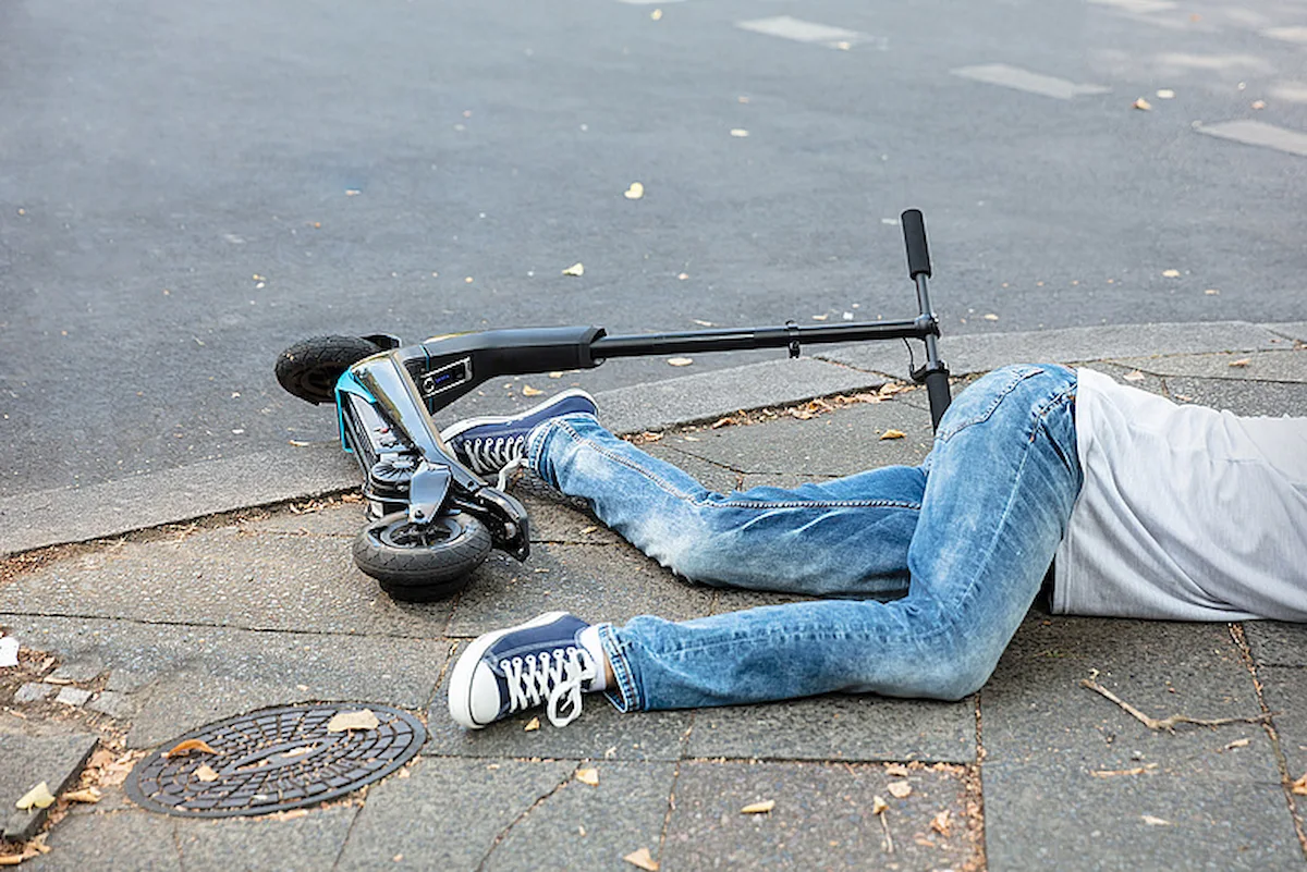 Unfall mit dem Trotti: Wer haftet, wer zahlt?