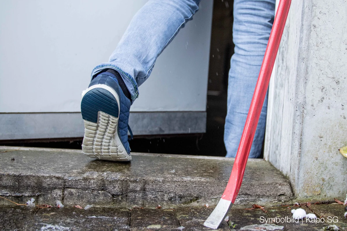 Berneck SG: Unbekannte brechen in Gärtnerei ein