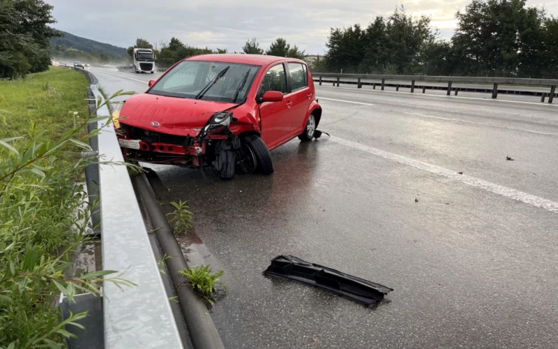 Serie von Verkehrsunfällen im Kanton St. Gallen nach Starkregen