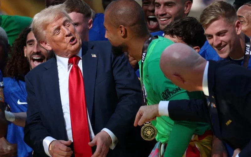 Chelsea dominiert PSG im Klub-WM-Finale mit 3:0 – Palmer überragt