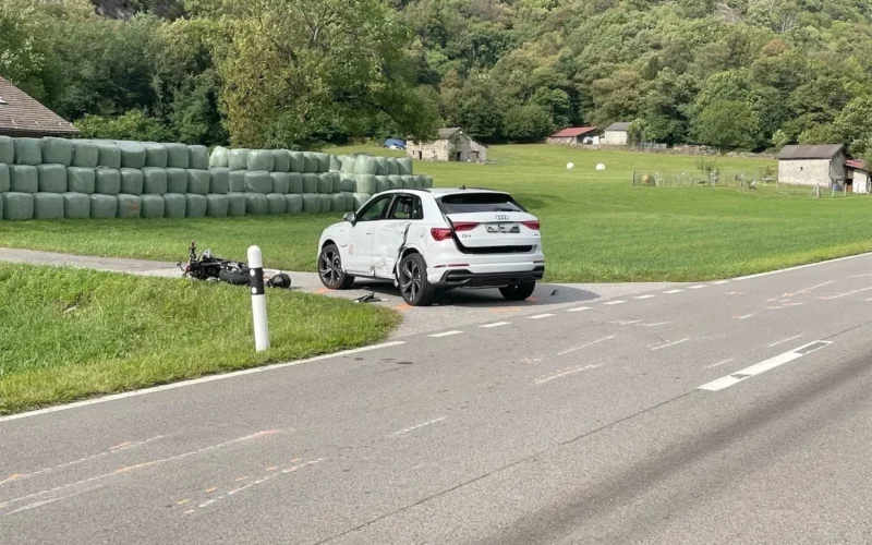 San Vittore GR: Schwerer Unfall zwischen Auto und Motorrad