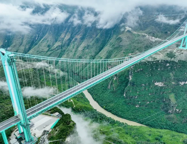 625 Meter hoch: Neue Rekordbrücke in China