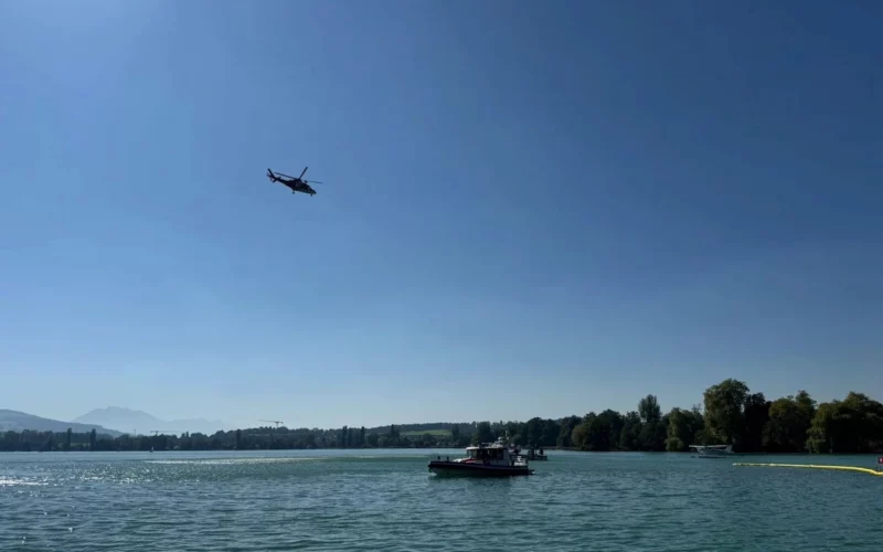 Cham ZG: Wasserflugzeug stürzt in Zugersee – eine Person tot